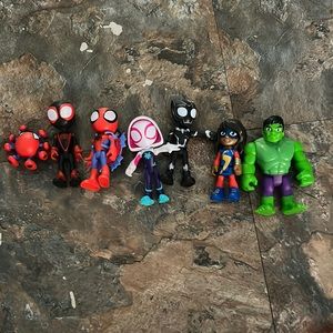 Spidey and his amazing friends used but new